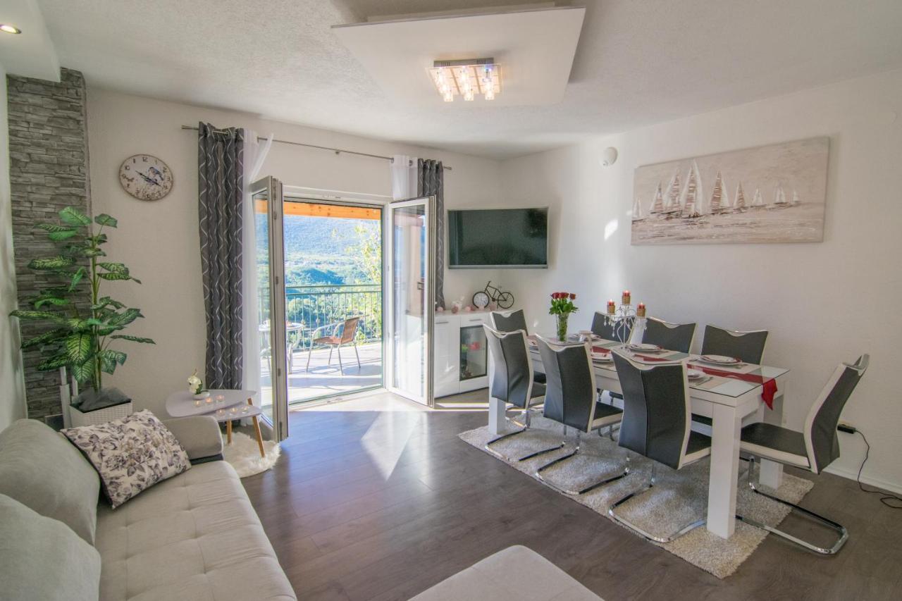 Villa Milena With Heated Pool And Jacuzzi Kostanje Exterior foto